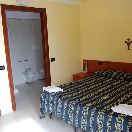 Отель Il Chierichetto Сан-Джованни-Ротондо